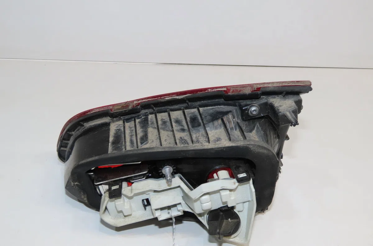Feu arrière interieur gauche Volkswagen GOLF VII (5G1, BQ1, BE1, BE2) 1.4 tsi (2014-2020) occasion