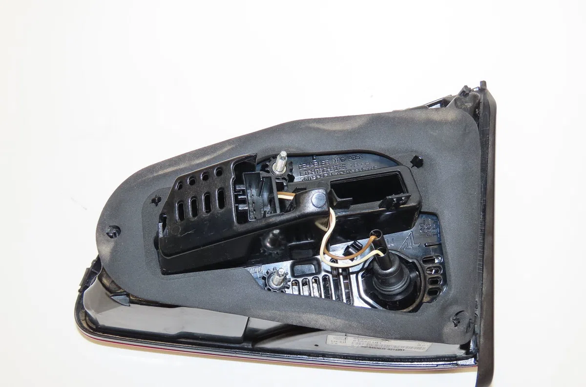 Feu arrière interieur gauche Volkswagen GOLF VII (5G1, BQ1, BE1, BE2) 1.4 tsi (2014-2020) occasion