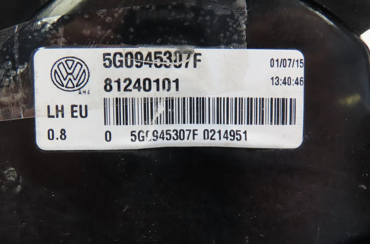 Feu arrière interieur gauche Volkswagen GOLF VII (5G1, BQ1, BE1, BE2) 1.4 tsi (2014-2020) occasion