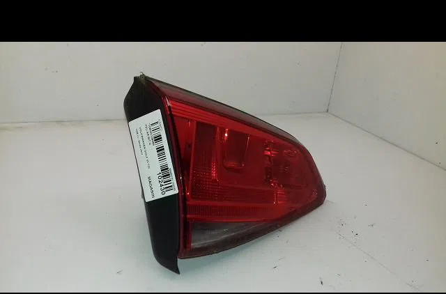 Feu arrière interieur gauche Volkswagen GOLF VII (5G1, BQ1, BE1, BE2) 1.6 tdi (2012-2017) occasion