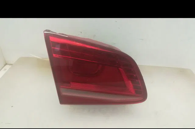 Feu arrière interieur gauche Volkswagen PASSAT B7 (362) 1.6 tdi (2010-2014) occasion