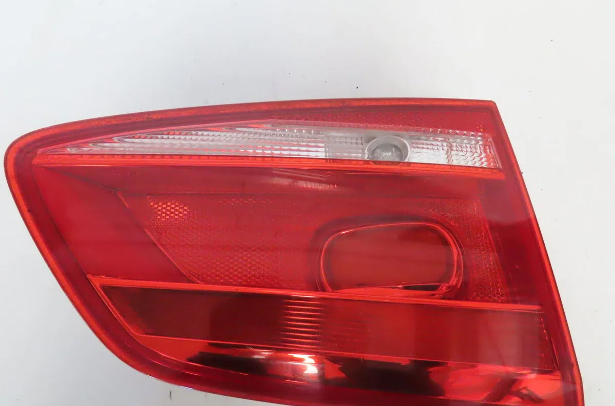 Feu arrière interieur gauche Volkswagen PASSAT B7 Variant (365) 1.6 tdi (2010-2014) occasion