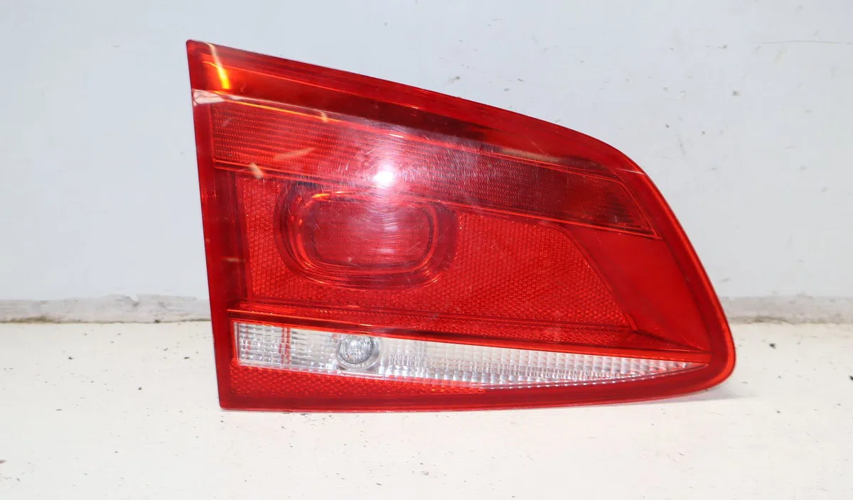 Feu arrière interieur gauche Volkswagen PASSAT B7 Variant (365) 2.0 tdi (2010-2014) occasion