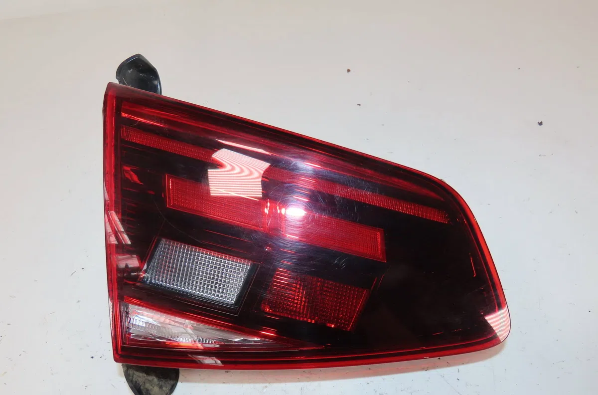 Feu arrière interieur gauche Volkswagen PASSAT B8 (3G2, CB2) 1.6 tdi (2014) occasion