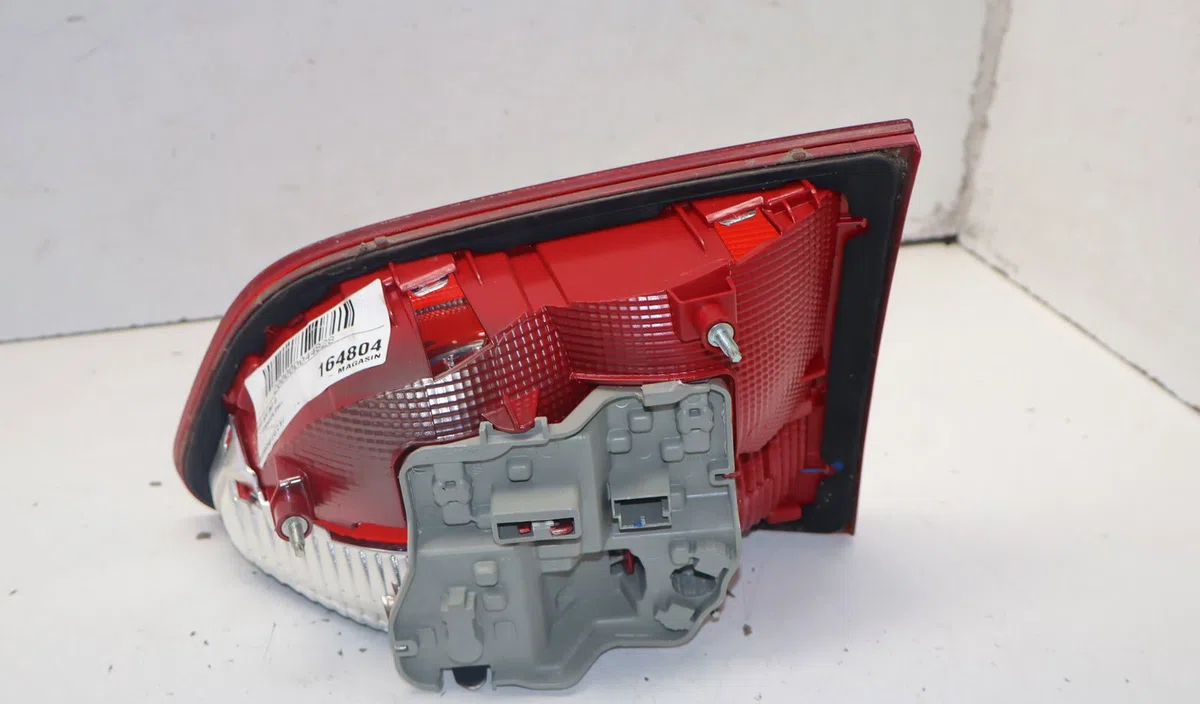 Feu arrière interieur gauche Volkswagen SHARAN (7N1, 7N2) 2.0 tdi (2010) 5 portes occasion