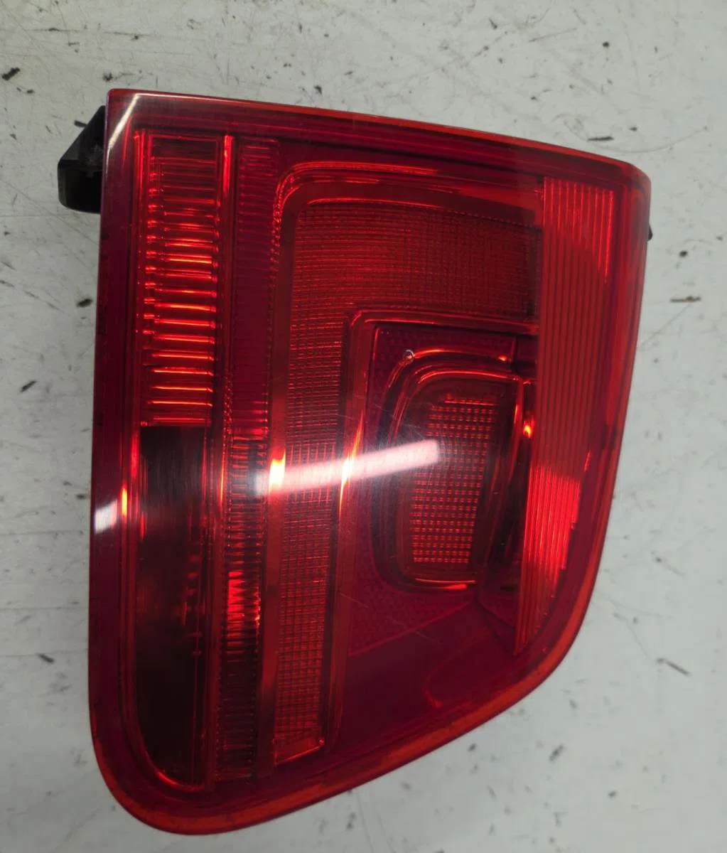 Feu arrière interieur gauche VOLKSWAGEN TIGUAN 1 PHASE 2 occasion