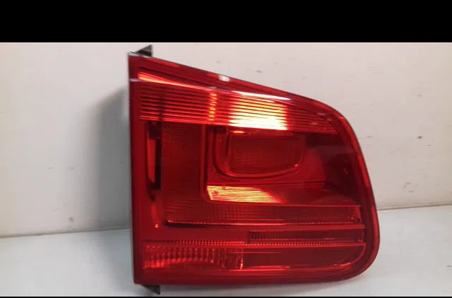 Feu arrière interieur gauche Volkswagen TIGUAN (5N_) 2.0 tdi (2008-2018) 5 portes occasion