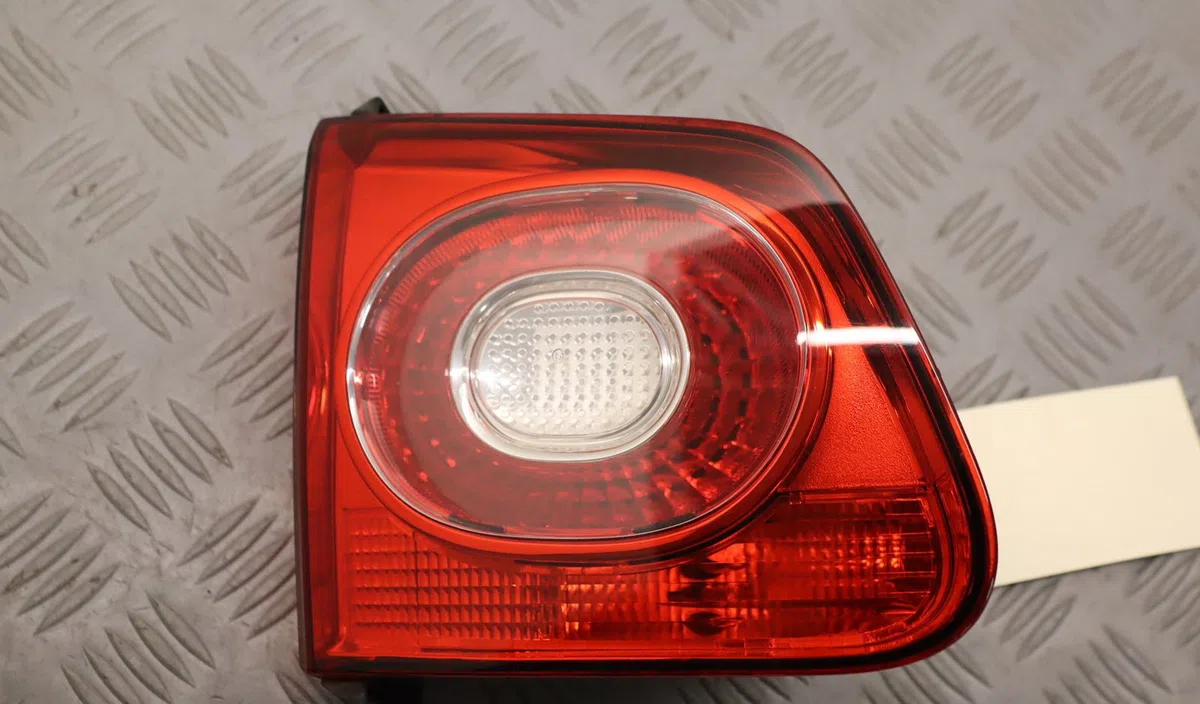 Feu arrière interieur gauche Volkswagen TIGUAN (5N_) 2.0 tdi (2008-2018) 5 portes occasion
