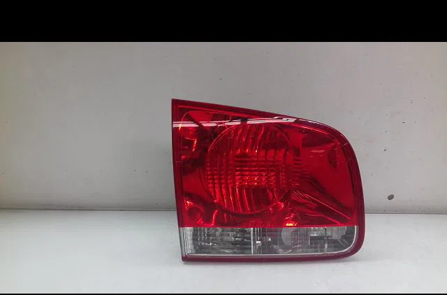 Feu arrière interieur gauche VOLKSWAGEN TOUAREG I 2005 occasion