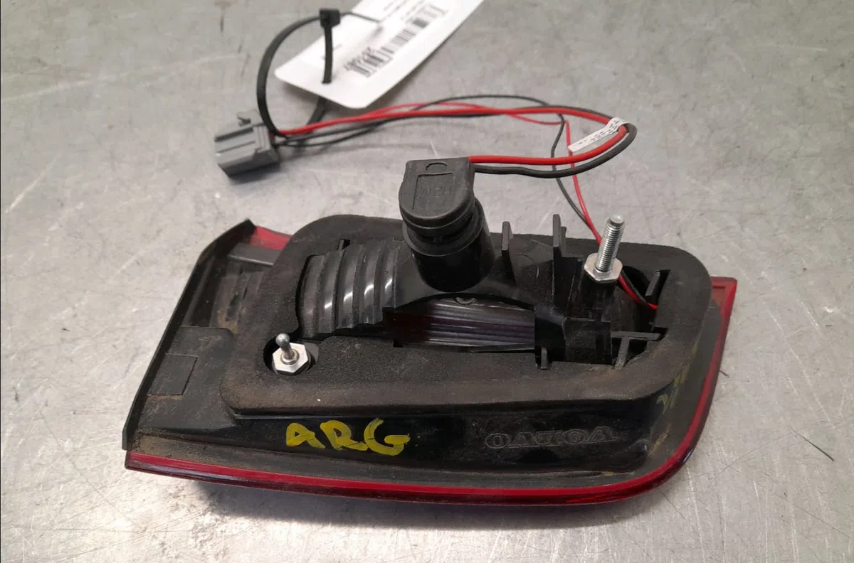 Feu arrière interieur gauche Volvo S60 II (134) D4 (2010-2014) occasion