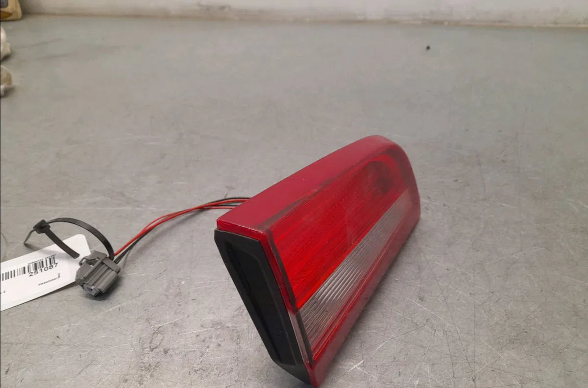 Feu arrière interieur gauche Volvo S60 II (134) D4 (2010-2014) occasion