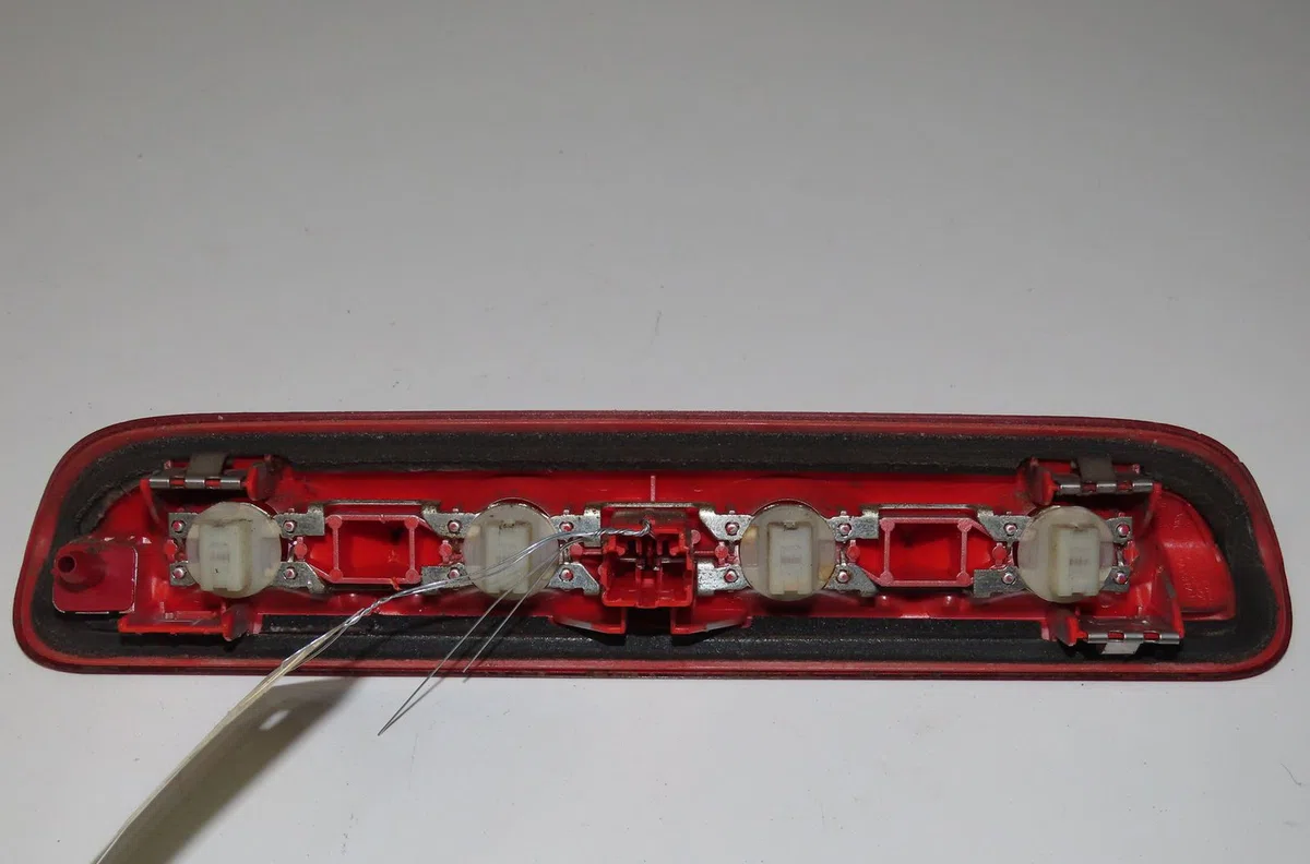 Feux stop supplementaire Citroen C3 PICASSO (SH_) 1.4 vti 95 (2009) occasion