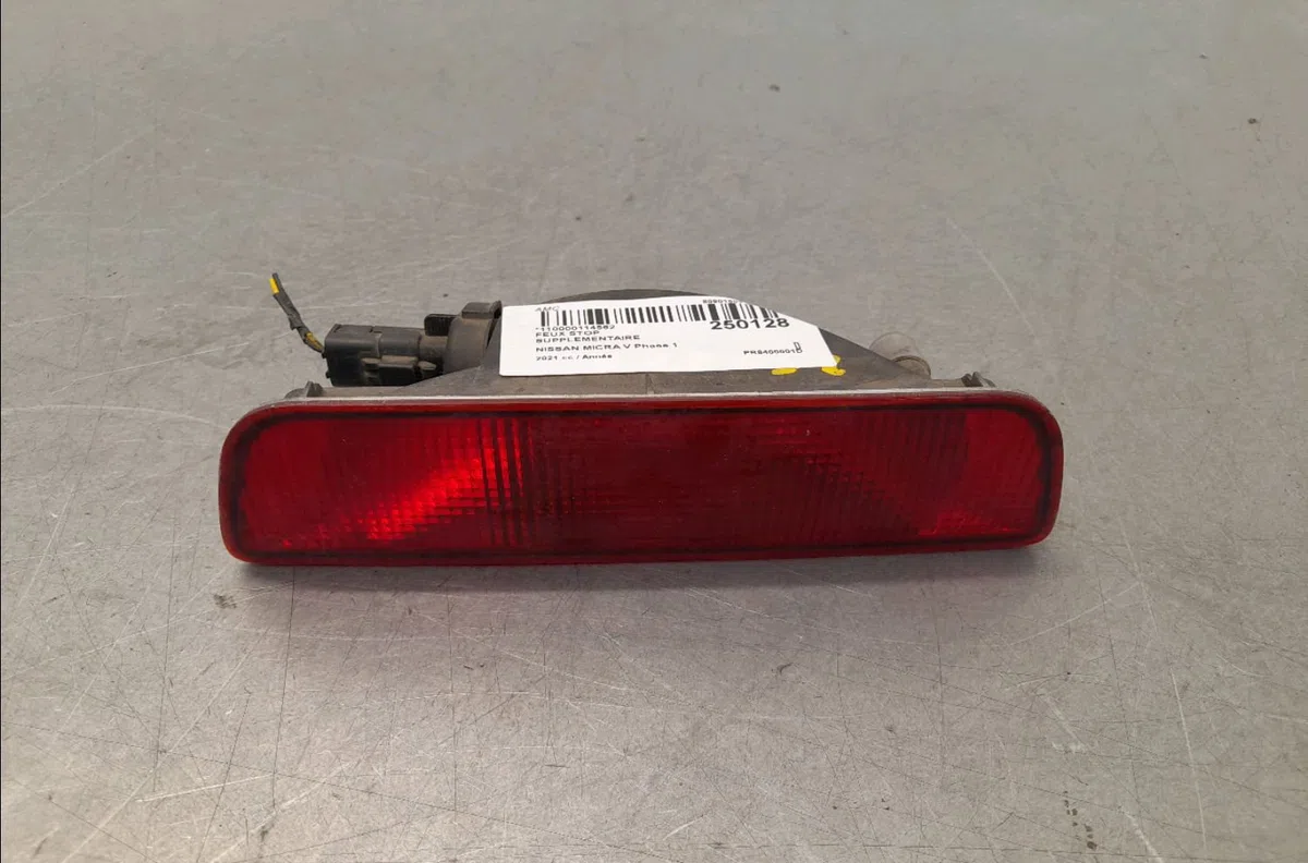 Feux stop supplementaire Nissan MICRA V (K14) 1.0 ig-t (2021) occasion