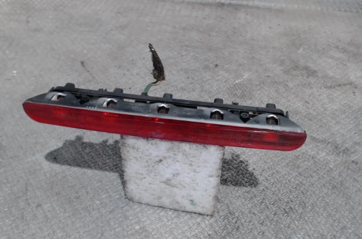 Feux stop supplementaire Peugeot 106 II (1A_, 1C_) 1.4 i (1996-2004) occasion