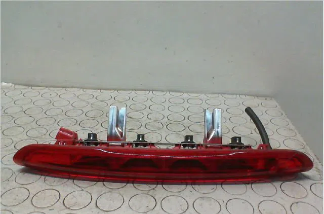 Feux stop supplementaire Peugeot 208 I (CA_, CC_) 1.6 bluehdi 100 (2015) 5 portes occasion