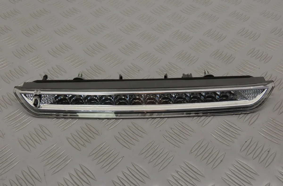Feux stop supplementaire Peugeot 308 II (LB_, LP_, LW_, LH_, L3_) 1.6 thp 125 (2013-2021) occasion