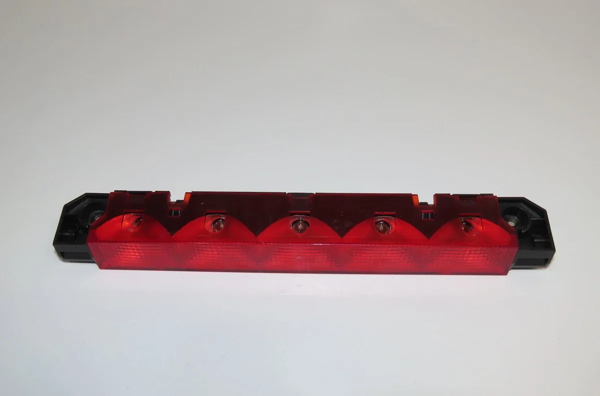Feux stop supplementaire Peugeot 407 (6D_) 1.6 hdi 110 (6d9hzc, 6d9hyc) (2004-2010) occasion
