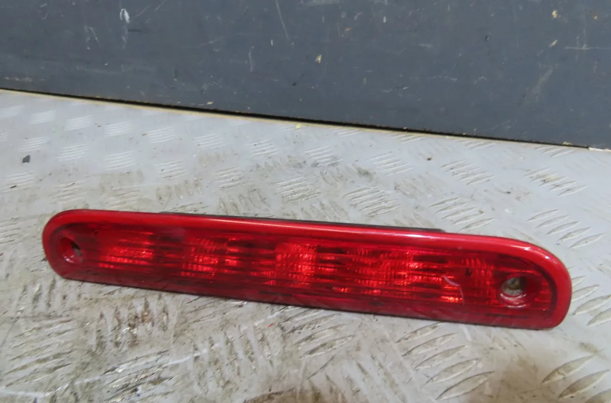 Feux stop supplementaire Peugeot BOXER Camionnette 2.2 bluehdi 120 (2019) occasion
