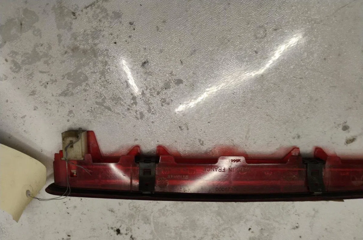 Feux stop supplementaire Renault MEGANE I Coupé (DA0-1_) 1.9 dti (da0n) (1997-2001) occasion