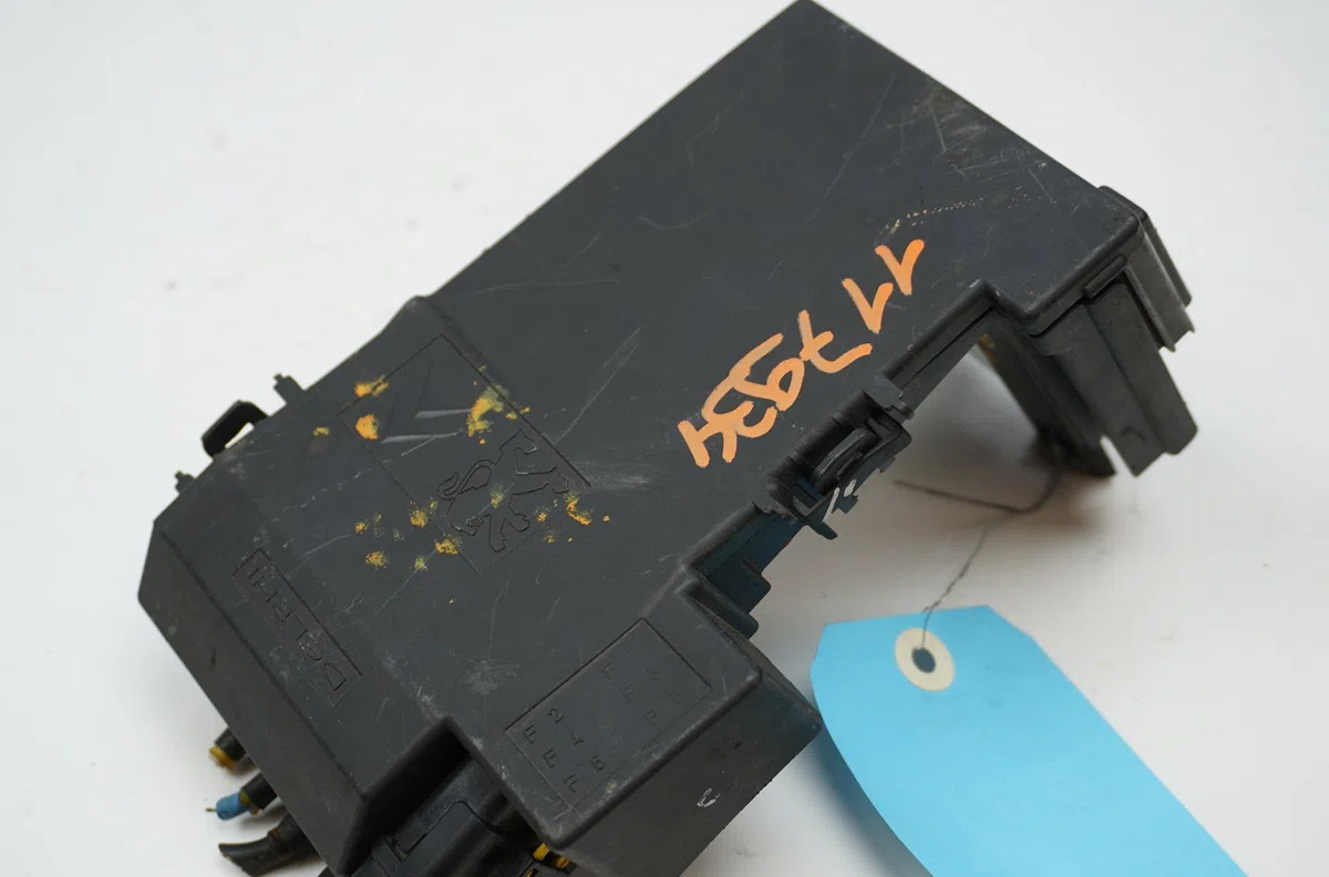 Fusible batterie de traction Peugeot 308 I (4A_, 4C_) 1.6 hdi (2007-2014) 5 portes occasion