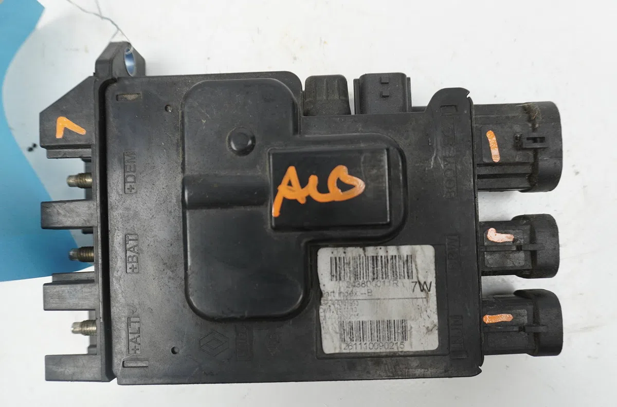 Fusible batterie de traction Renault MEGANE III 3-5 portes (BZ0-1_, B3_) 1.5 dci (bz0c) (2008-2015) 5 portes occasion