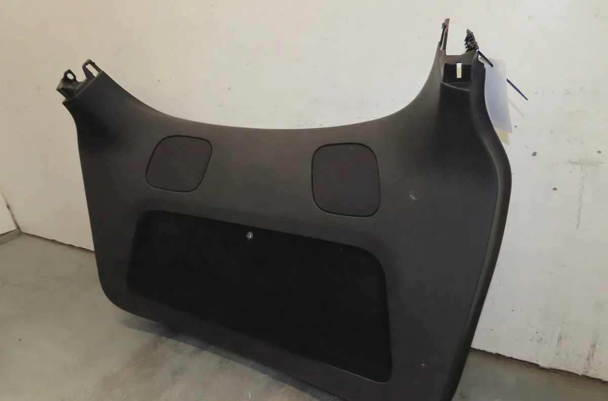 Garniture de hayon Tesla MODEL Y (5YJY) Ev traction intégrale (2021) 5 portes occasion