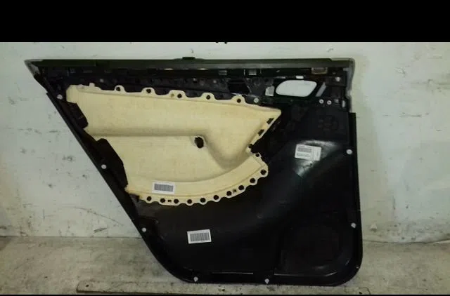 Garniture porte ard Citroën C4 GRAND PICASSO I (UA_) 2.0 hdi 150 (2009-2013) occasion