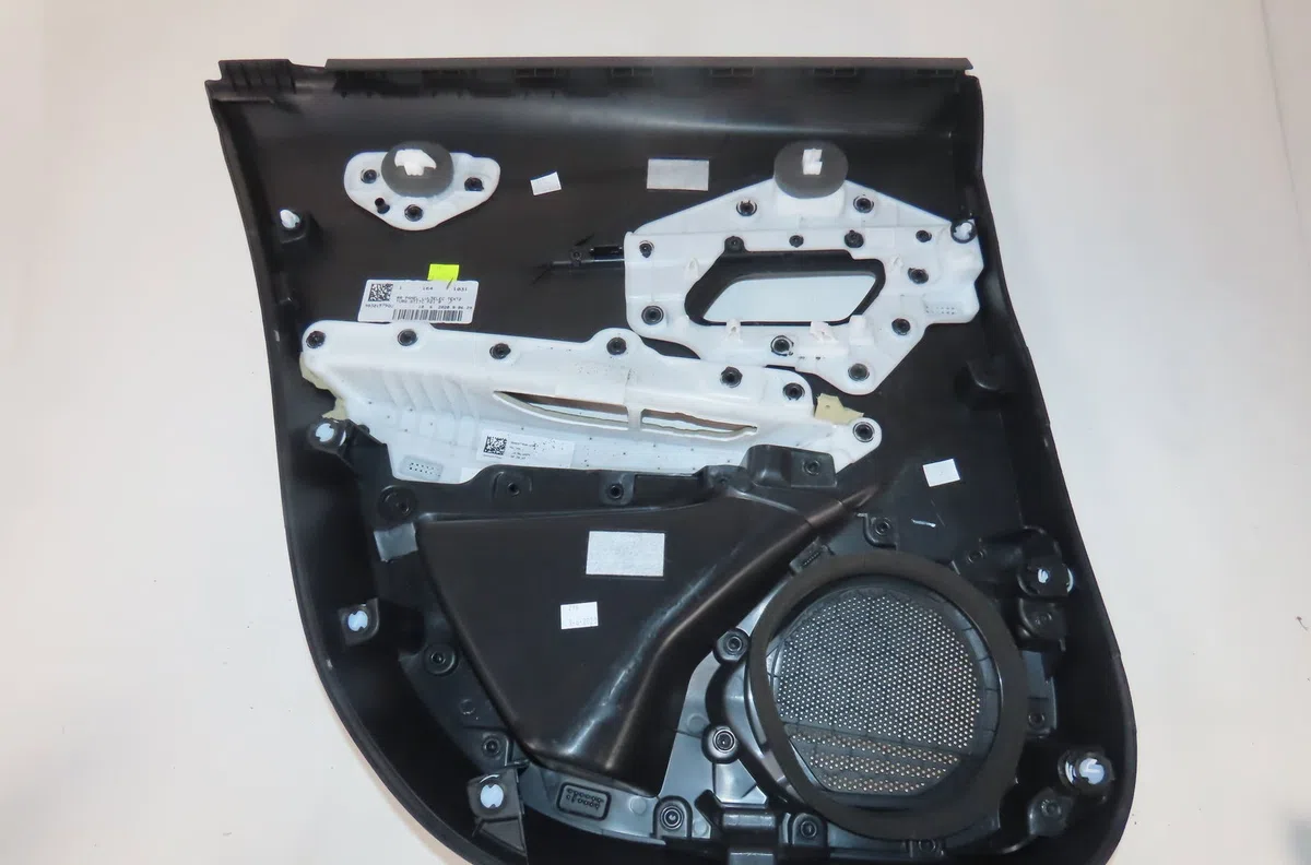 Garniture porte ard Peugeot 208 II (UB_, UP_, UW_, UJ_) 1.2 puretech 100 (2019) 5 portes occasion