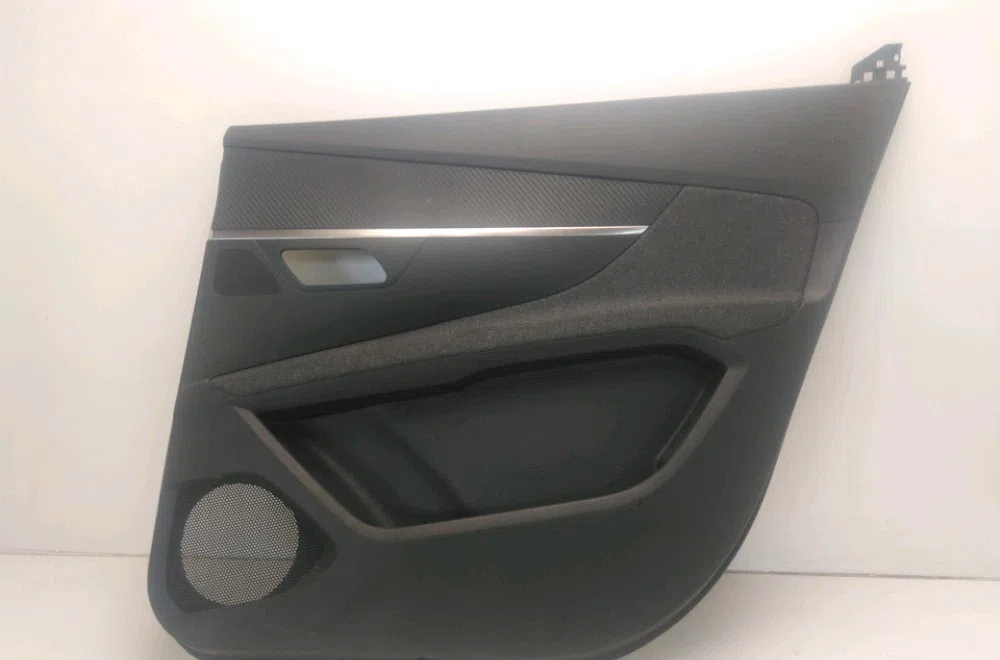 Garniture porte ard Peugeot 5008 II (MC_, MJ_, MR_, M4_) 1.5 bluehdi 130 (mcyhzj, mcyhzr, mcyhzx) (2018) occasion