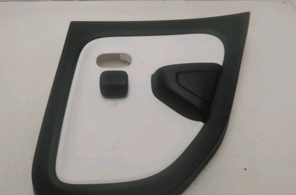 Garniture porte ard Renault TWINGO III (BCM_, BCA_) 1.0 sce 70 (2014) 5 portes occasion