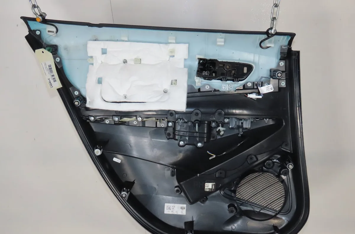 Garniture porte ard Toyota COROLLA Break (_E21_) 2.0 hybrid (mzeh12) (2019) 5 portes occasion