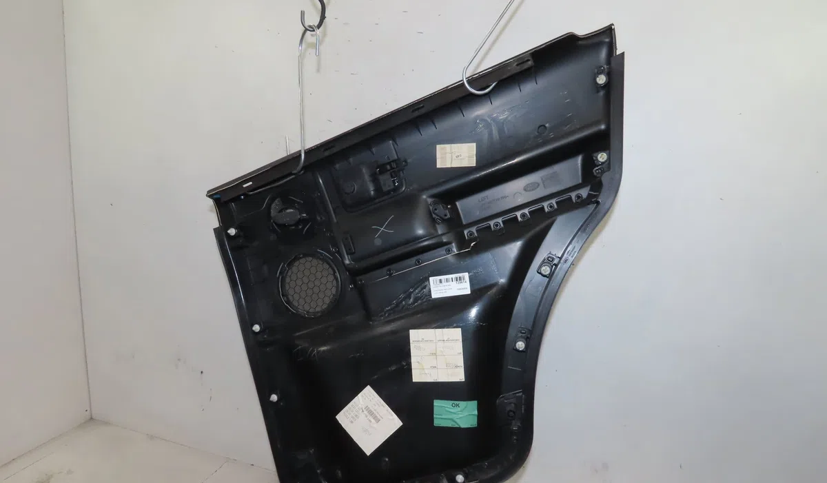 Garniture porte arg Land rover DISCOVERY III (L319) 2.7 td 4x4 (2004-2009) occasion