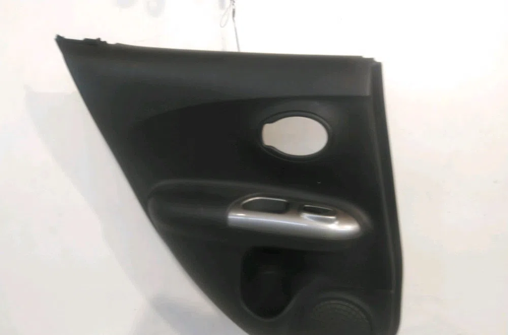 Garniture porte arg Nissan JUKE (F15) 1.5 dci (2010) 5 portes occasion