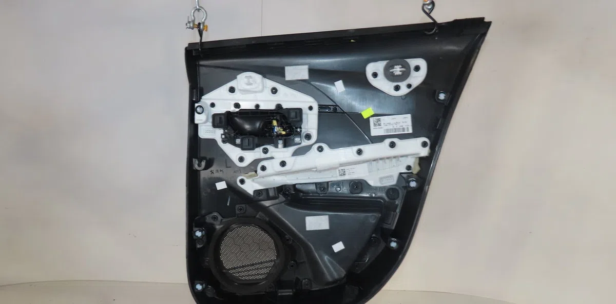 Garniture porte arg Peugeot 208 II (UB_, UP_, UW_, UJ_) 1.2 puretech 100 (2019) 5 portes occasion