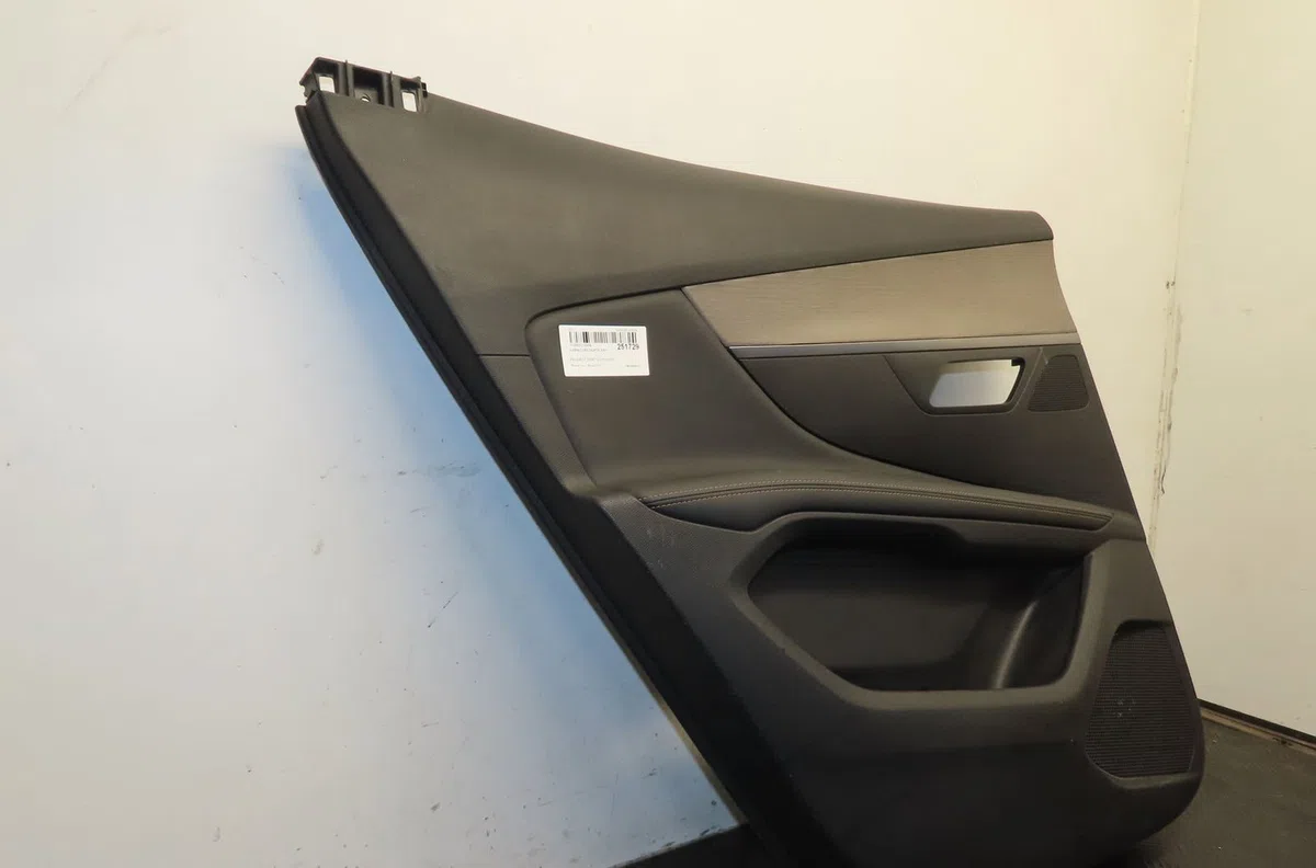 Garniture porte arg Peugeot 3008 SUV (MC_, MR_, MJ_, M4_) 2.0 bluehdi 180 (2016) occasion