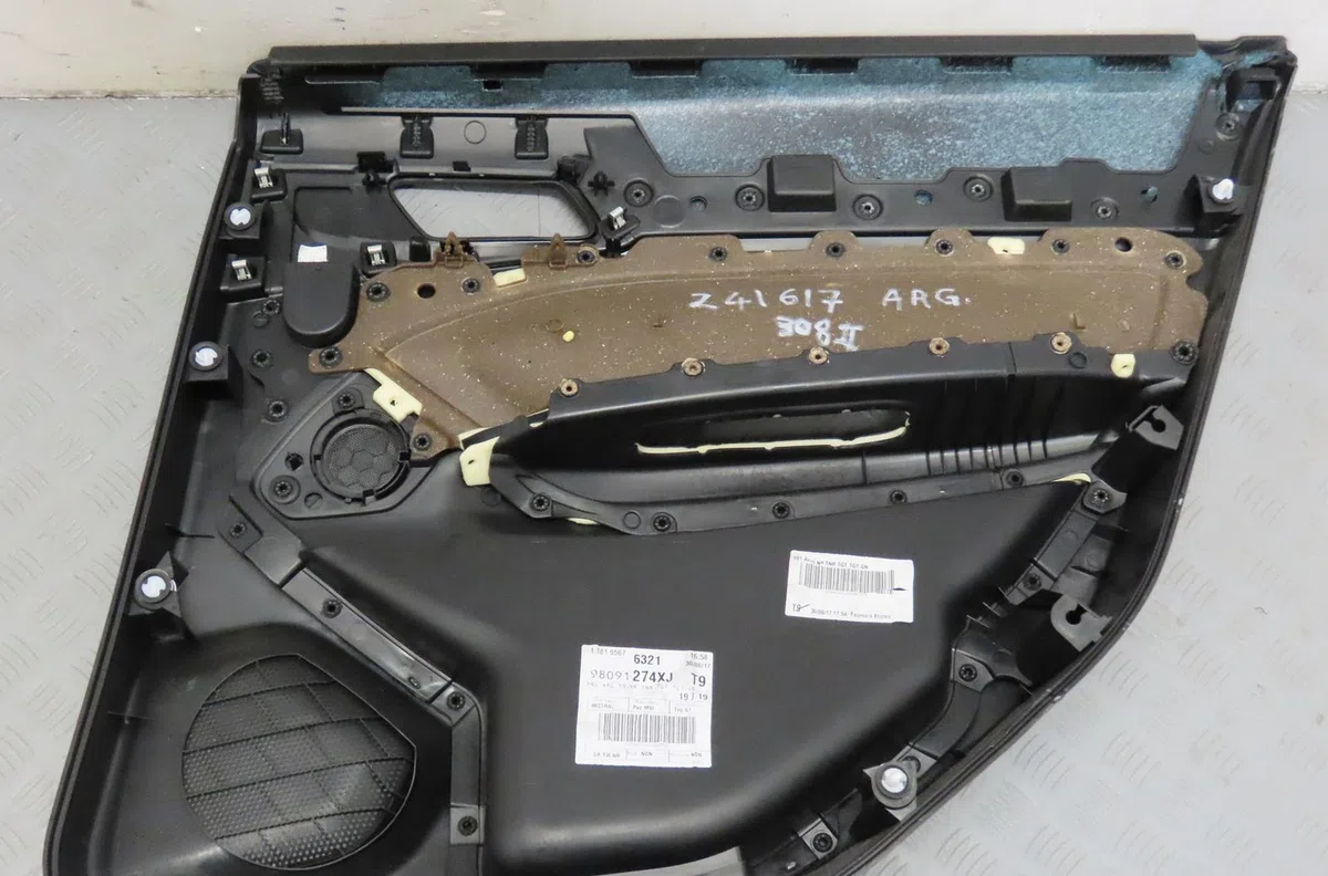 Garniture porte arg Peugeot 308 II (LB_, LP_, LW_, LH_, L3_) 2.0 gt bluehdi 180 (2014-2021) occasion