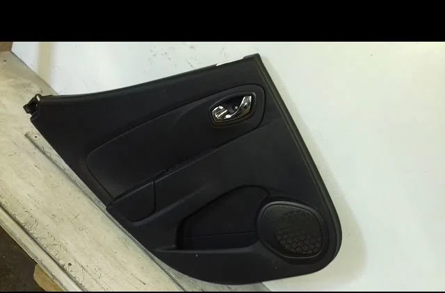 Garniture porte arg Renault CLIO IV (BH_) 1.6 rs (bhj4, bhj6, bhmm) (2013) occasion