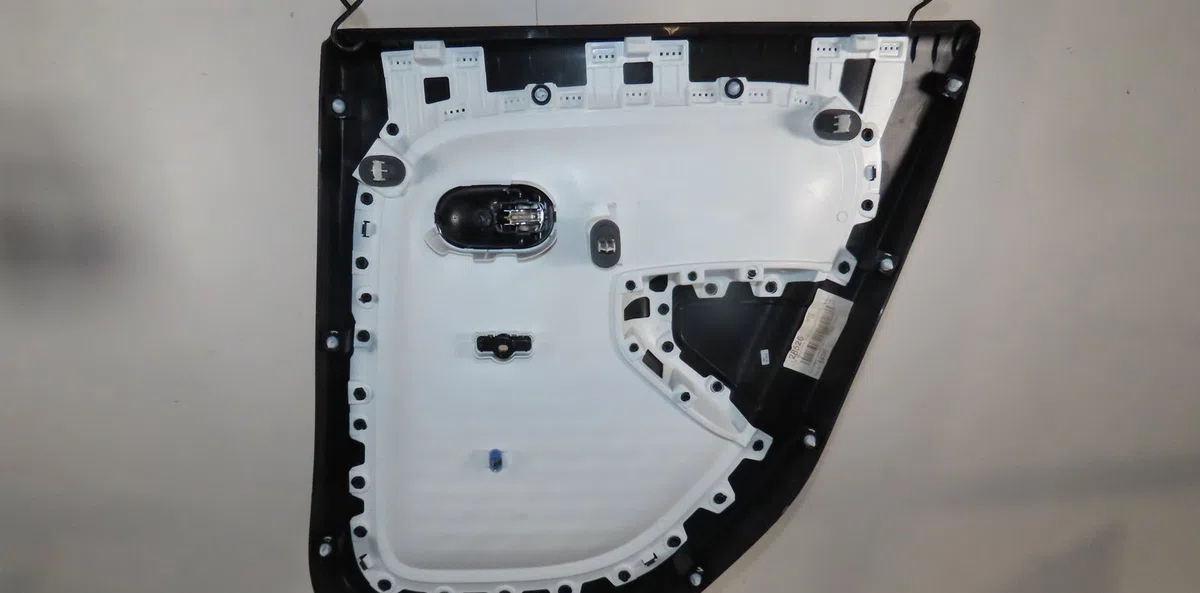 Garniture porte arg Renault TWINGO III (BCM_, BCA_) 0.9 tce 90 (2014) 5 portes occasion