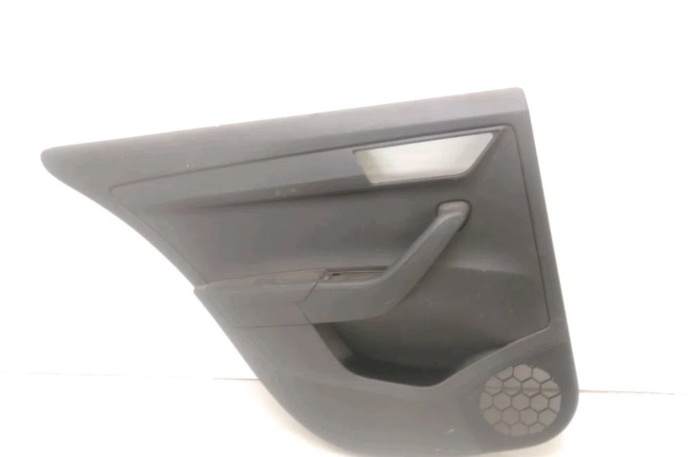 Garniture porte arg Skoda FABIA III Break (NJ5) 1.4 tdi (2014) occasion