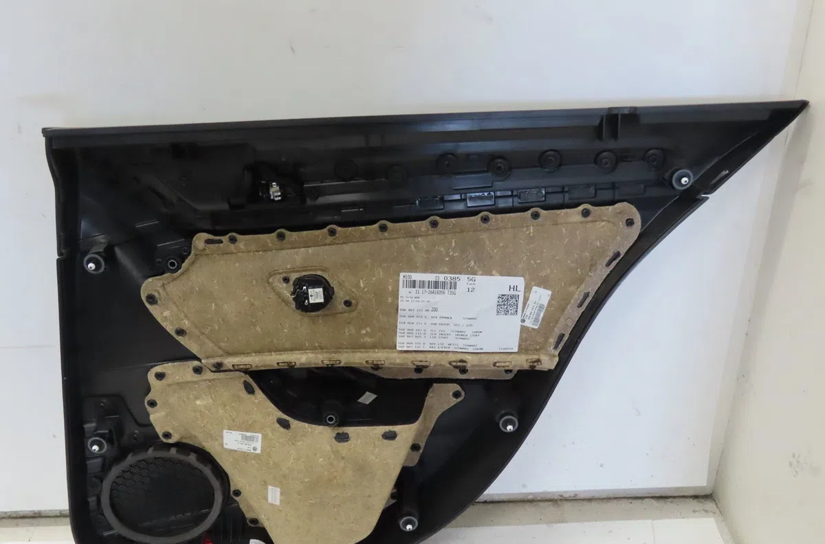 Garniture porte arg Volkswagen GOLF VII (5G1, BQ1, BE1, BE2) 1.4 gte hybrid (2014-2020) occasion
