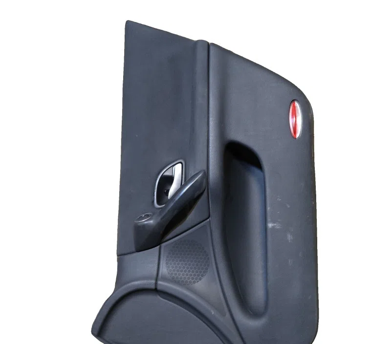 GARNITURE PORTE AVANT DROIT RENAULT LAGUNA 8200000082