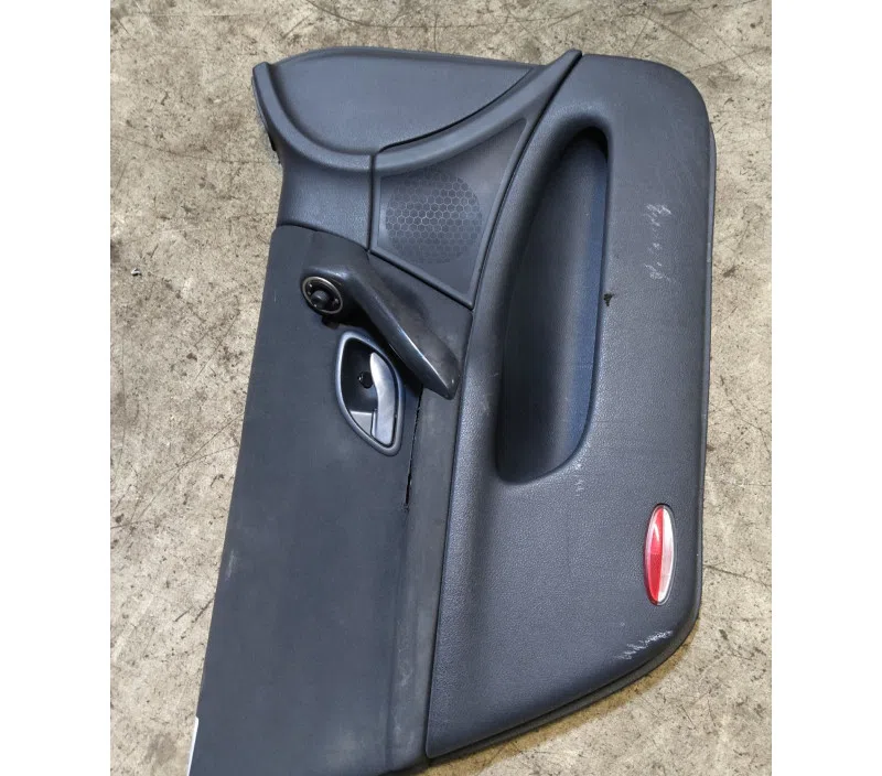 GARNITURE PORTE AVANT GAUCHE RENAULT LAGUNA 8200000081