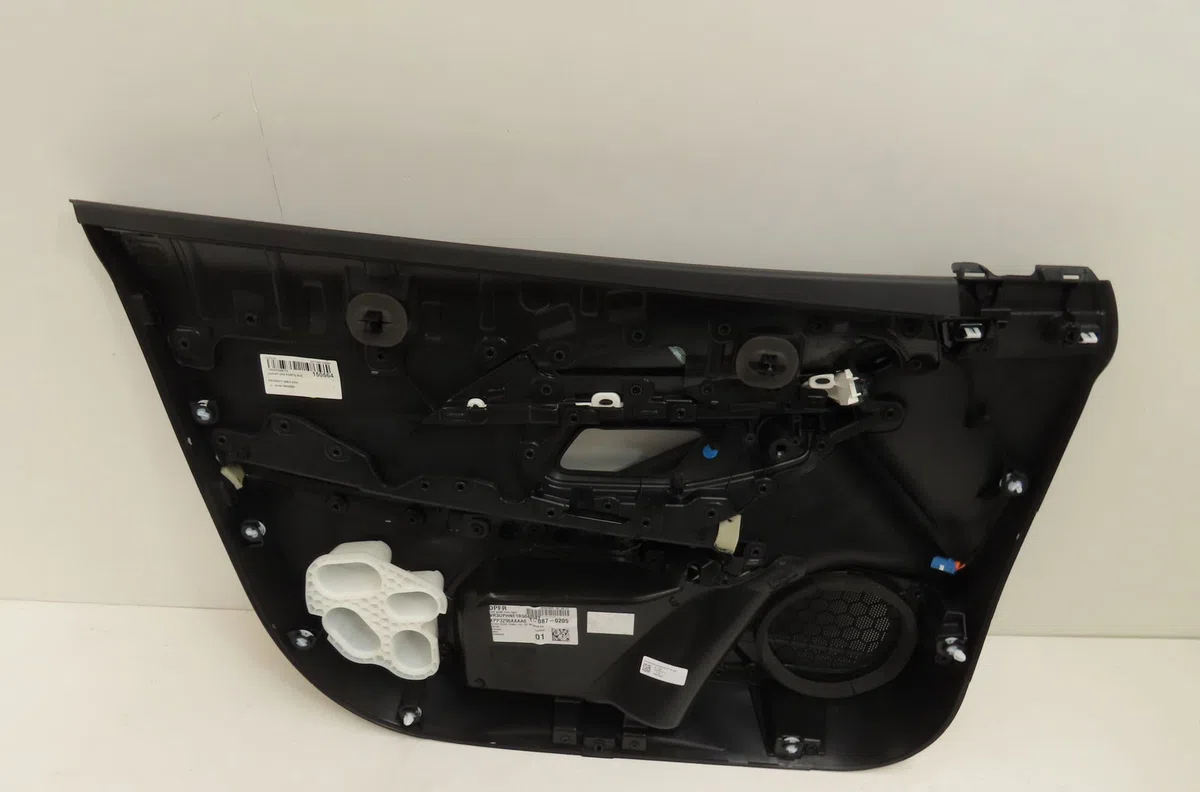 Garniture porte avd Peugeot 208 II (UB_, UP_, UW_, UJ_) 1.2 mhev (2023) occasion