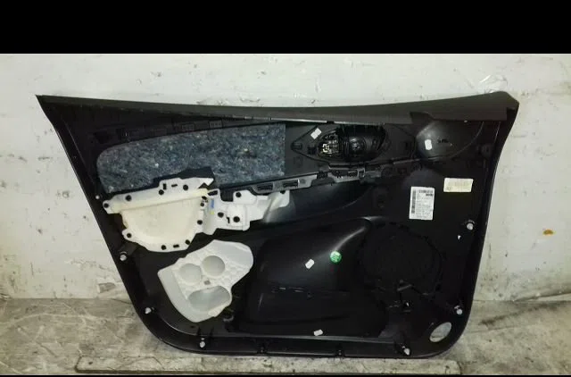 Garniture porte avd Renault CLIO IV (BH_) 0.9 tce 90 (2012) 5 portes occasion