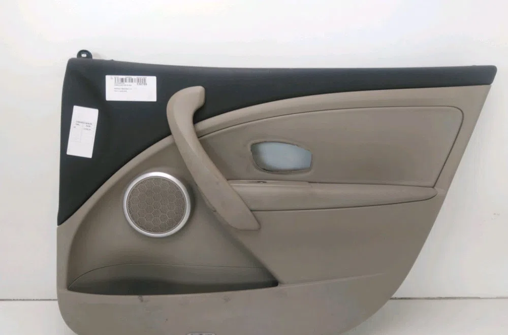 Garniture porte avd Renault MEGANE III 3-5 portes (BZ0-1_, B3_) 1.4 tce (bz0f, bz1v) (2009) occasion