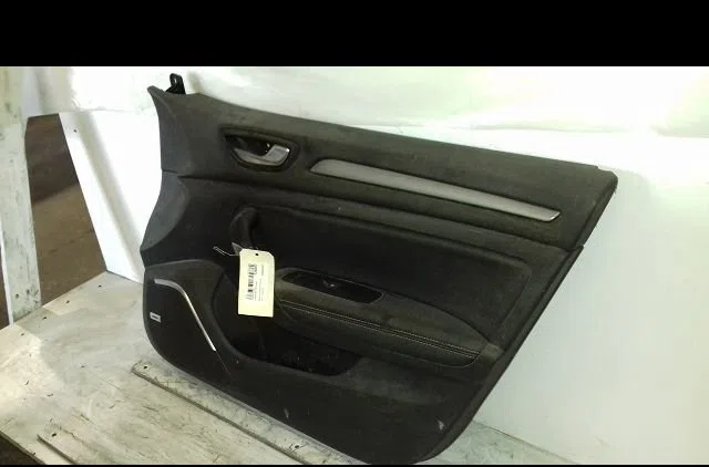 Garniture porte avd Renault MEGANE IV Estate (K9A-M-N_) 1.2 tce 130 (k9mr) (2016) occasion