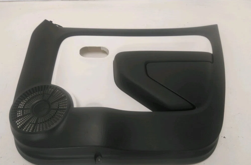 Garniture porte avd Renault TWINGO III (BCM_, BCA_) 1.0 sce 70 (2014) 5 portes occasion