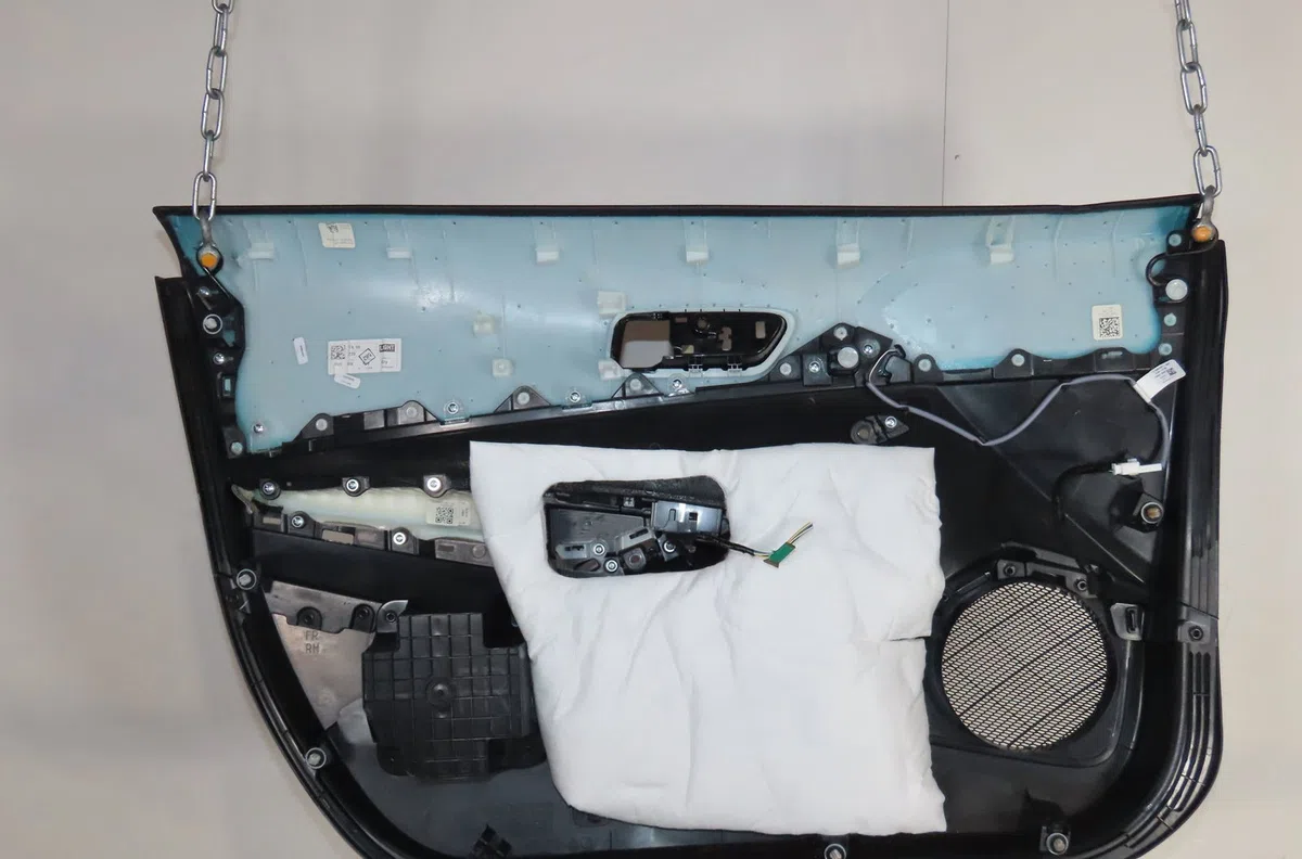 Garniture porte avd Toyota COROLLA Break (_E21_) 2.0 hybrid (mzeh12) (2019) 5 portes occasion