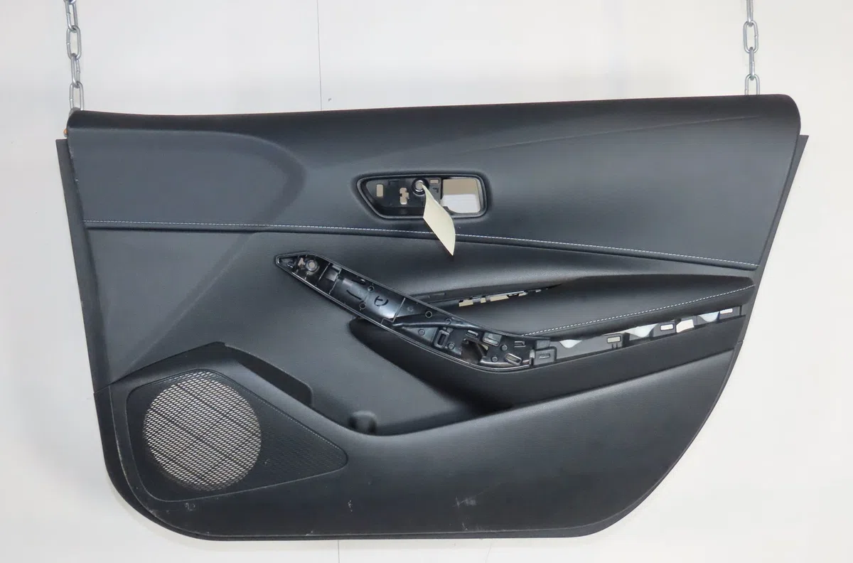 Garniture porte avd Toyota COROLLA Break (_E21_) 2.0 hybrid (mzeh12) (2019) 5 portes occasion