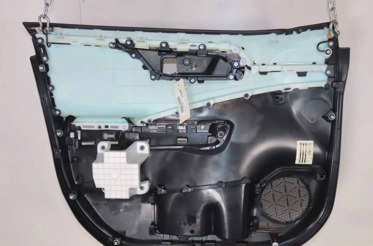 Garniture porte avd Toyota RAV 4 V (_A5_, _H5_) 2.5 hybrid (axah52) (2018) 5 portes occasion